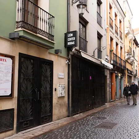 Center 2* León